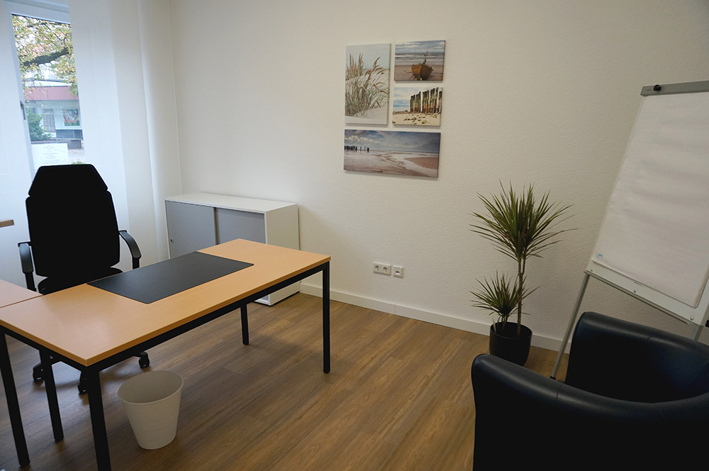 Blick in das helle Büro 4.